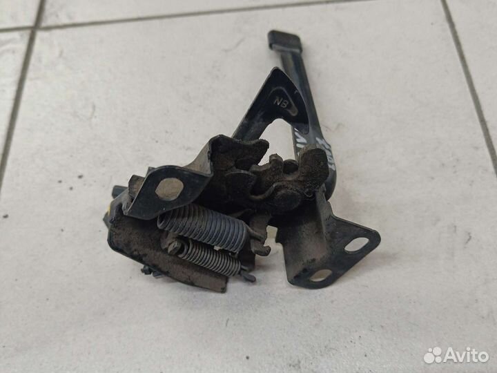 Замок капота Honda Civic 4D 2006-2012