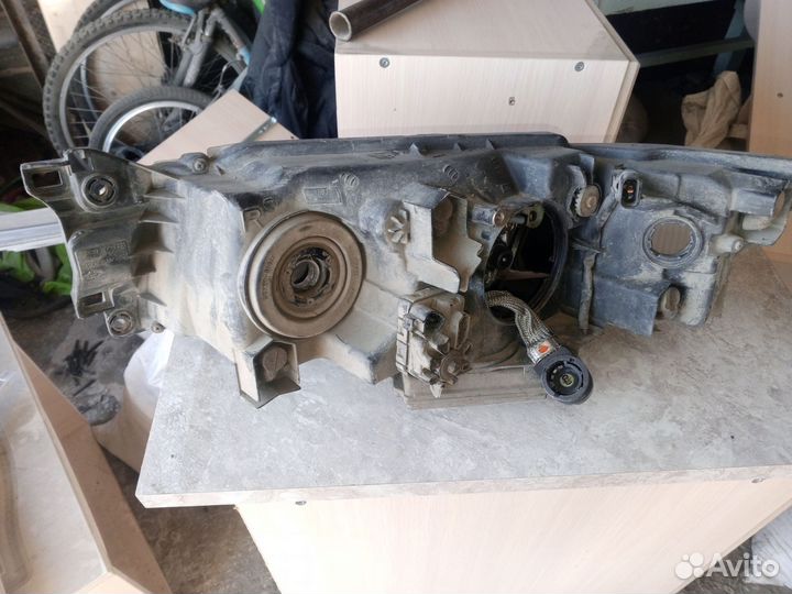 Передние фары Митсубиси chariot нрандис