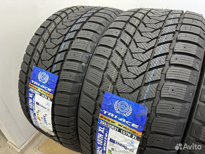 Tri Ace Snow White II 295/35 R21 107H