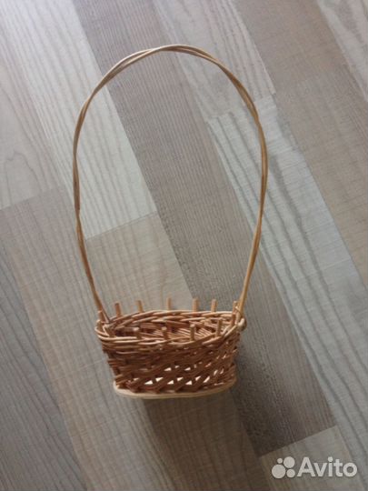Корзинка плетеная новая