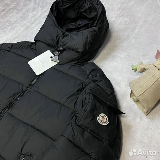 Зимний пуховик Moncler