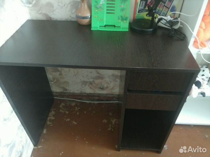 Письменный стол для школьника бу
