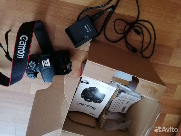 Зеркальный фотоаппарат Canon 700d body