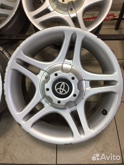 R16/6x139.7 et 15 (dia 106.1) Toyota, OZ ориг
