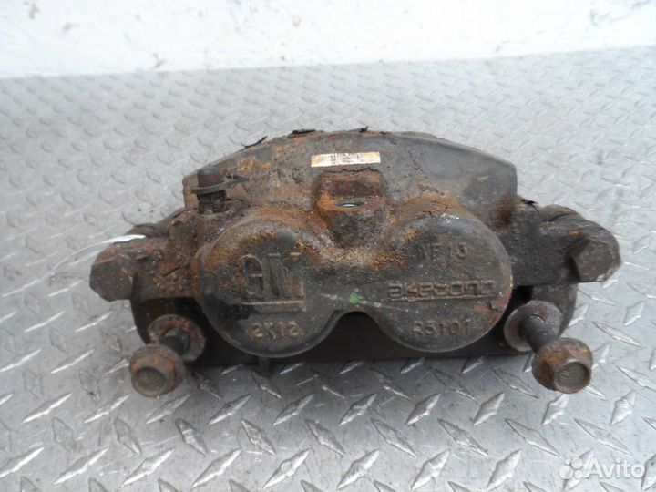 Суппорт передний правый Chevrolet Silverado GMT9