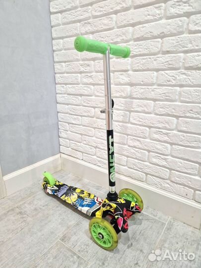 Самокат детский трехколесный