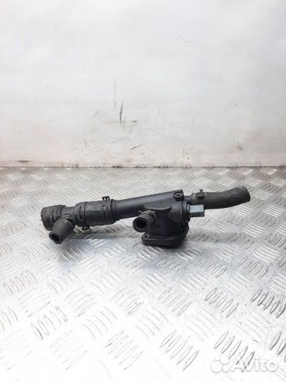 Фланец (тройник) системы охлаждения Volkswagen