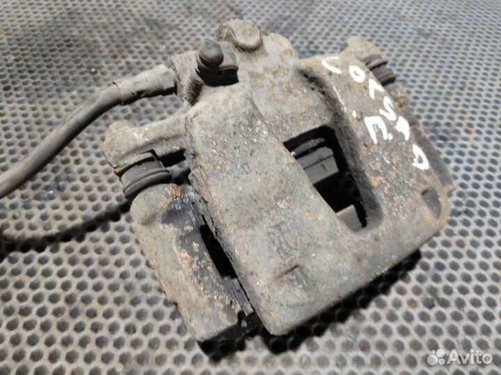 Суппорт передний передний правый Opel Corsa D 2006