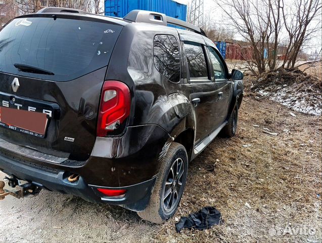 Renault Duster 2.0 MT, 2017, битый, 200 000 км с пробегом, цена 1000000 руб.