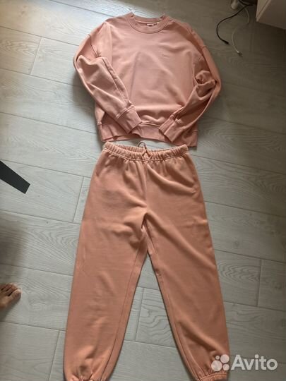 Костюм женский levi's xs