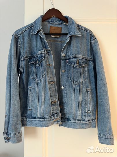 Джинсовая куртка levis