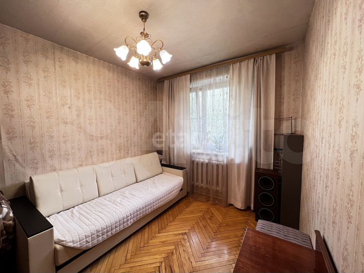 2-к. квартира, 52 м², 1/14 эт.