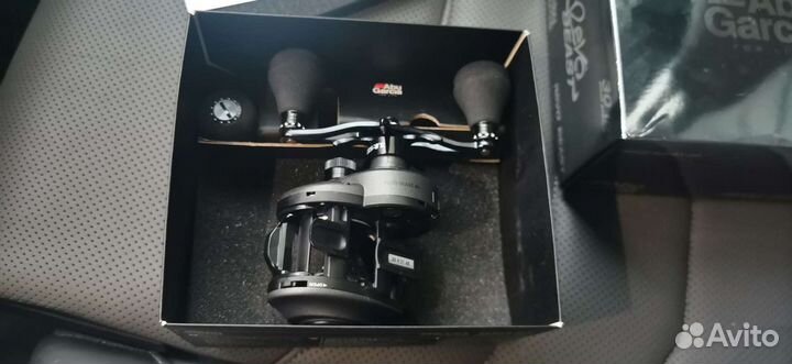 Катушка Abu Garcia Revo4 Beast 40 (праворукая)