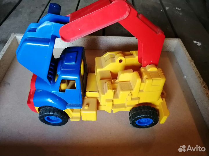 Экскаватор игрушка