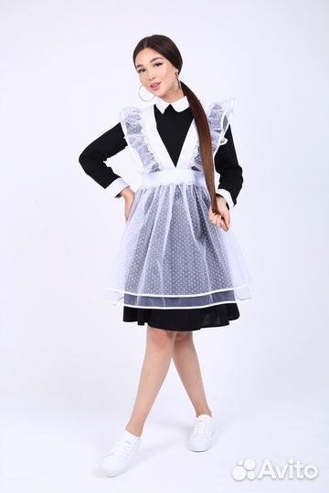 Белый школьный фартук на 1 сетября