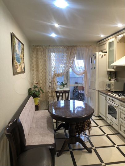 2-к. квартира, 65 м², 7/10 эт.
