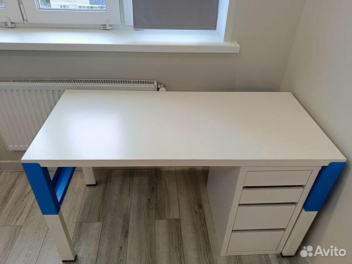 Письменный стол IKEA