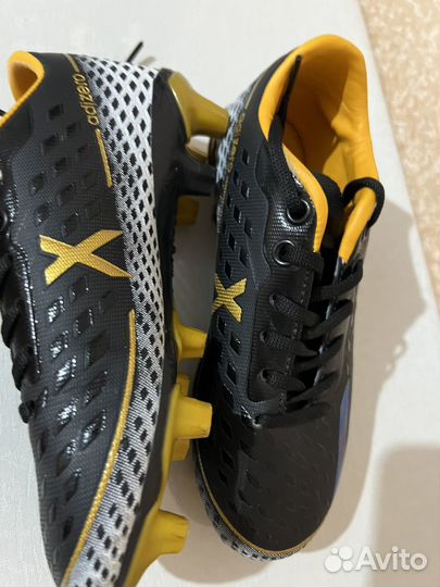 Бутсы футбольные adidas