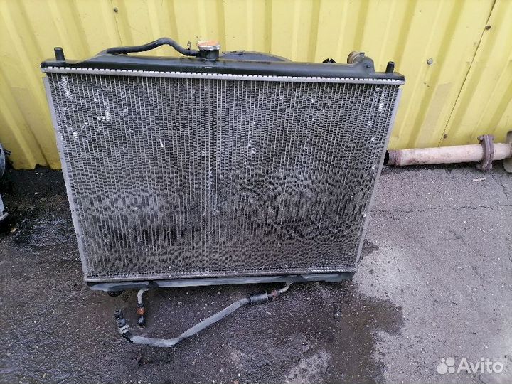 Радиатор охлаждения Mitsubishi Pajero Pajero III V