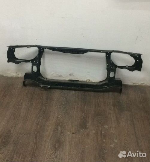 Рамка радиатора передняя Toyota Corolla AE 100