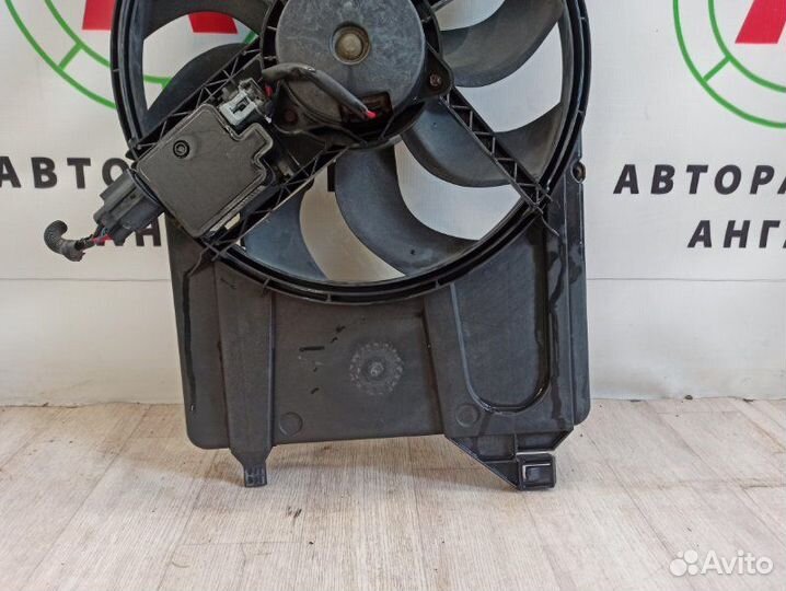 Вентилятор охлаждения двигателя Ford Focus CB4