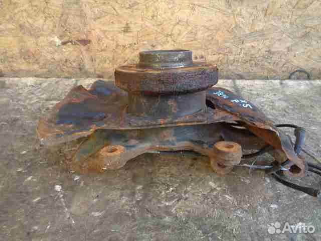 Кулак поворотный левый BMW X5 E53