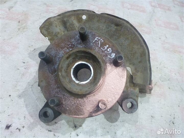 Кулак поворотный передний правый Mazda Xedos 6