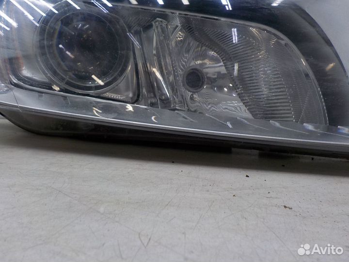 Фара правая на Volvo XC 70