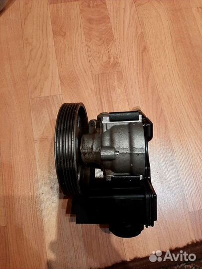 Насос Гур с бачком