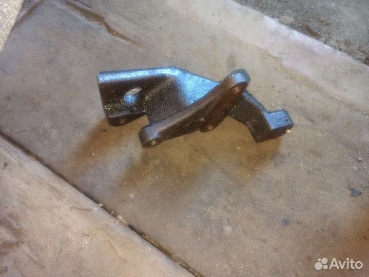 Кронштейн насоса гур на УАЗ змз 409, 406, 405