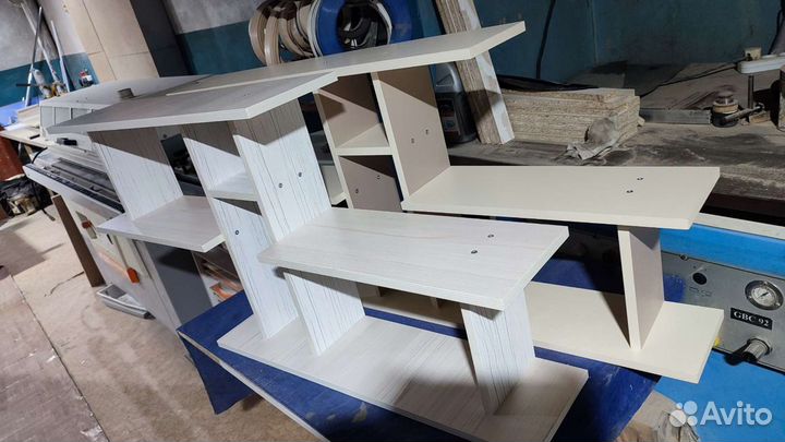 Полка настенная офисная ученическая