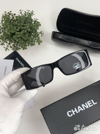 Солнцезащитные очки Chanel
