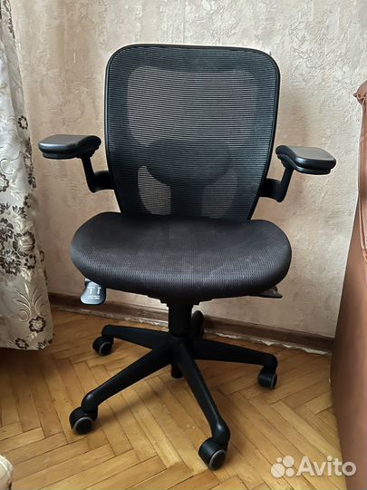 Офисное кресло