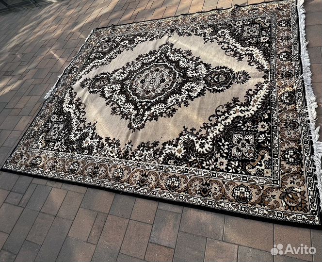 Ковер 2 на 3 метра б/у