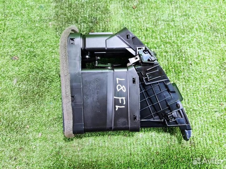 Дефлектор торпедо центральный KIA ceed (ED) 2010