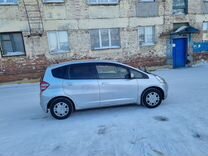 Honda Fit 1.3 CVT, 2010, 267 000 км, с пробегом, цена 650 000 руб.