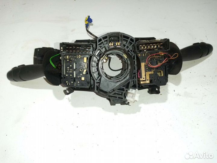 Подрулевой переключатель Рено лагуна 2005