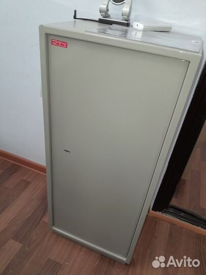 Сейф шкаф бухгалтерский кбс-041т