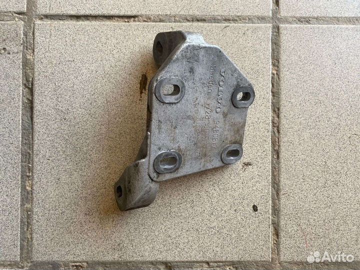 Кронштейн двс volvo xc90 2.9 t