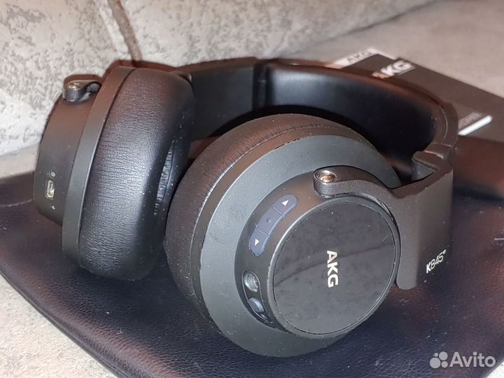 AKG K845BT