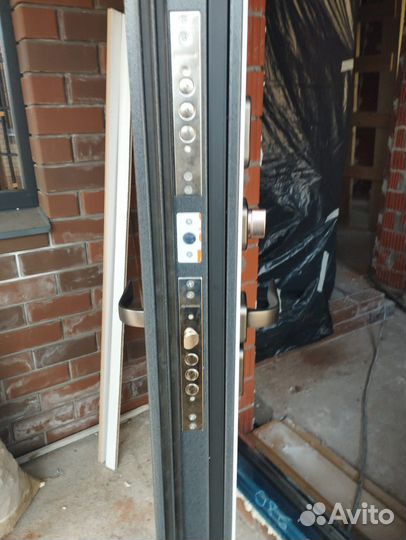 Дверь входная с терморазрывом в дом, гараж