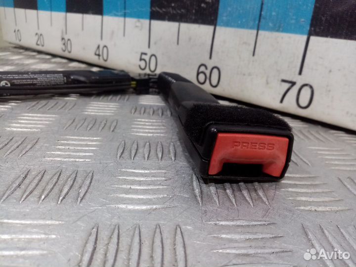 Б/У Ответная часть ремня безопасности левая#001