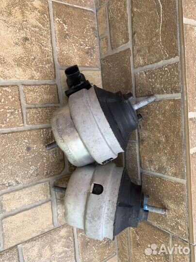 Подушка двигателя на Ауди а6 2.5 тди