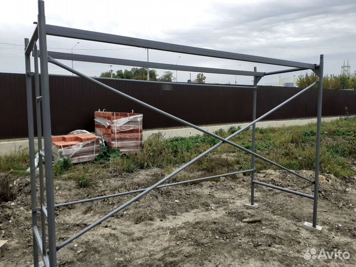 Аренда вышек, строительных лесов,лестниц