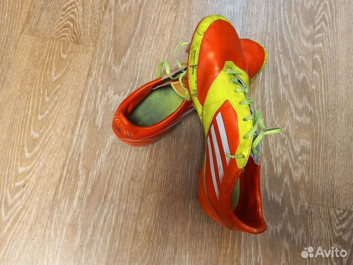 Футбольные бутсы adidas f30