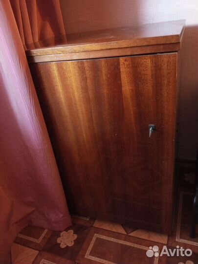 Швейная машинка Чайка 142м