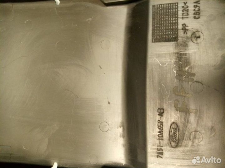 Крышка акб Ford Focus 2+ DB qqdb 2008-2011