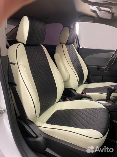 Чехлы экокожа Ромб на Renault Sandero 2 Stepway