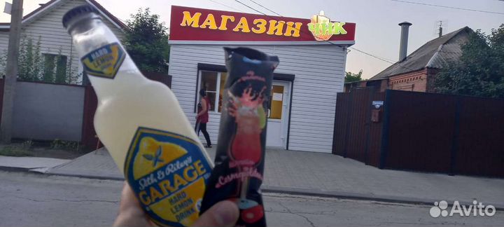Продавец в продуктовый магазин