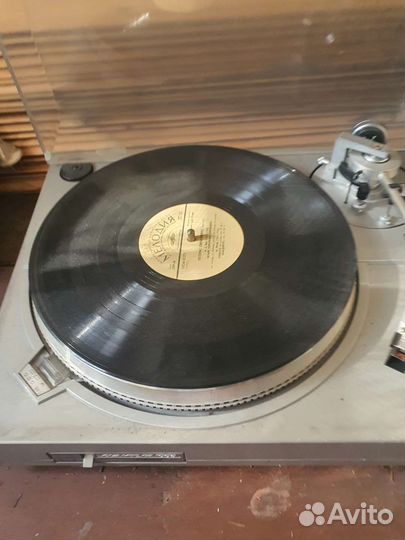 Виниловый проигрыватель